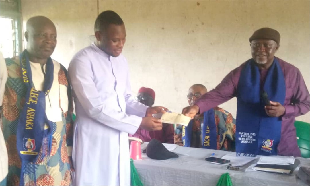 MOBA EXCOS AND NEC DELEGATES VISIT TO ONE OF OUR OWN'S PALACE, THE EBU OF UMUEBU KINGDOM, SIR, AMBASSADOR, HRM. DONALD EKERUCHE (KSJI)