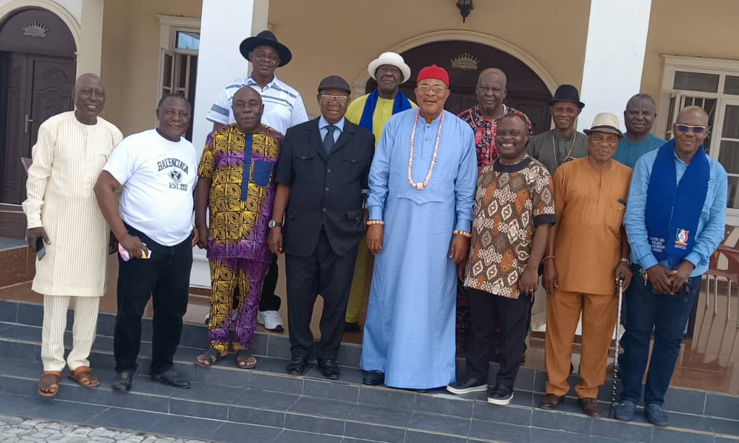 MOBA EXCOS AND NEC DELEGATES VISIT TO ONE OF OUR OWN'S PALACE, THE EBU OF UMUEBU KINGDOM, SIR, AMBASSADOR, HRM. DONALD EKERUCHE (KSJI)